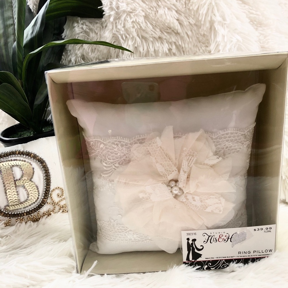 New with tags RING BEARER PILLOW with lace & pearl